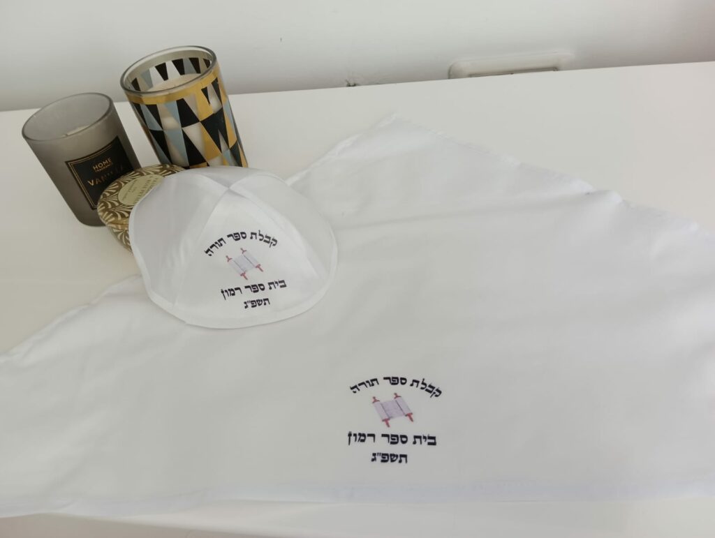 מטפחת ראש ממותגת