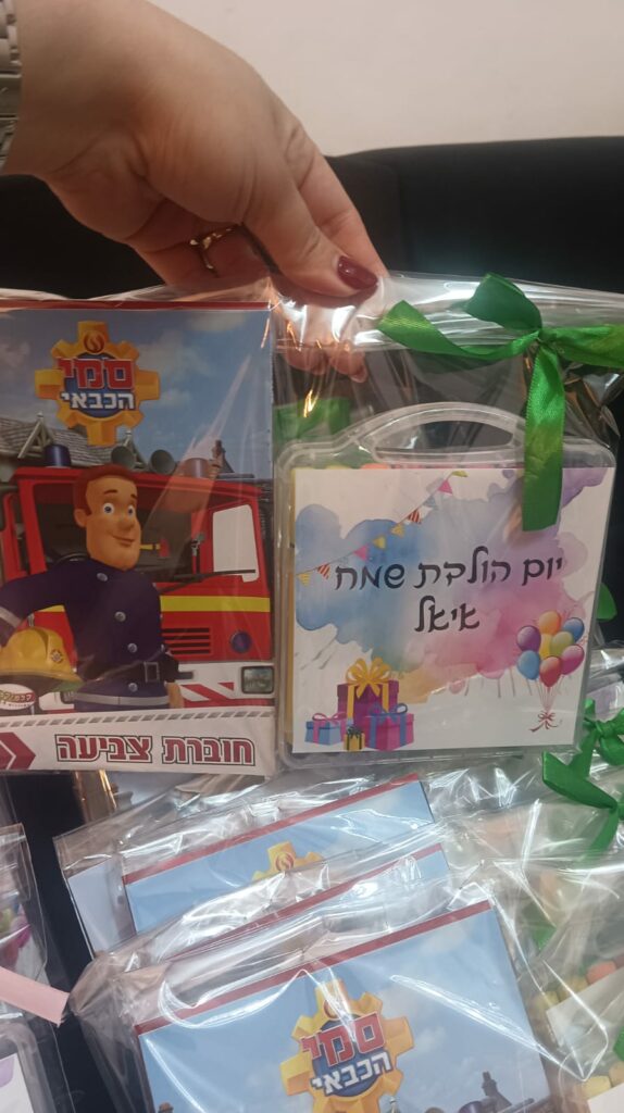 מזוודת טושים