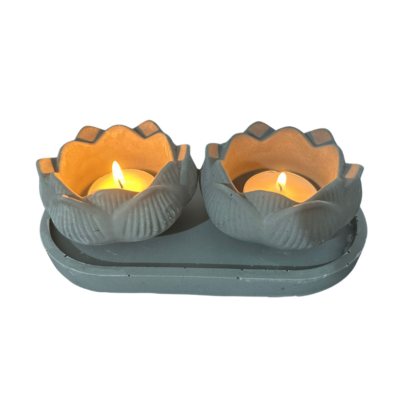 זוג פמוטים מעוצבים בצורת פרח לוטוס