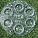 צלחת סדר פסח במיתוג אישי