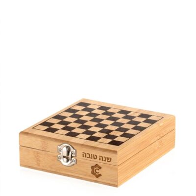 סט אביזרי יין משולב שחמט